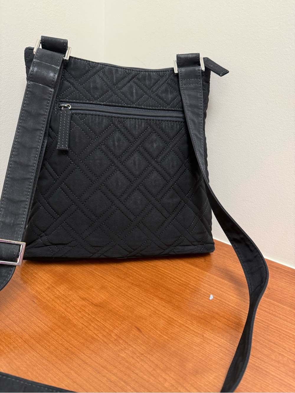 Vera Bradley Black Quilted Crossbody Shoulder Bag - Picture 2 of 7